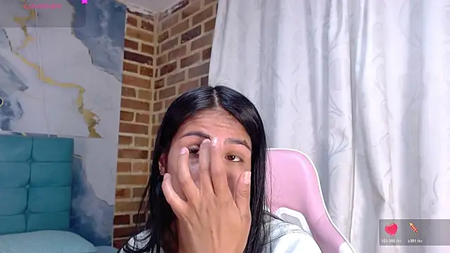 ailyngg online show from June 5, 11:22 pm