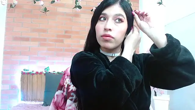 adriscute online show from June 19, 2:49 am