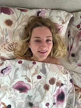 MileySummer online show from April 22, 7:05 am