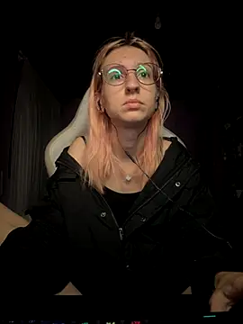 bunnydark00 online show from October 6, 10:03 pm