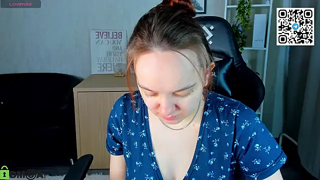 Fera1 Berry online show from April 22, 1:02 am