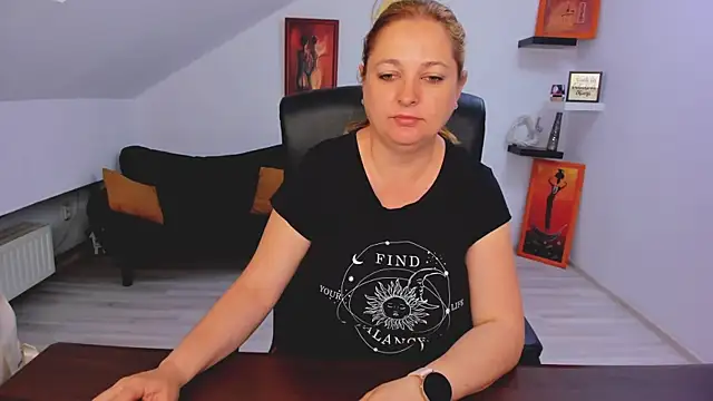 LollaGirl online show from May 19, 3:24 am