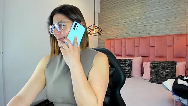 Snapshot of SarahDeyvis chatting on September 10, 6:08 pm SarahDeyvis online show from September 10, 6:08 pm