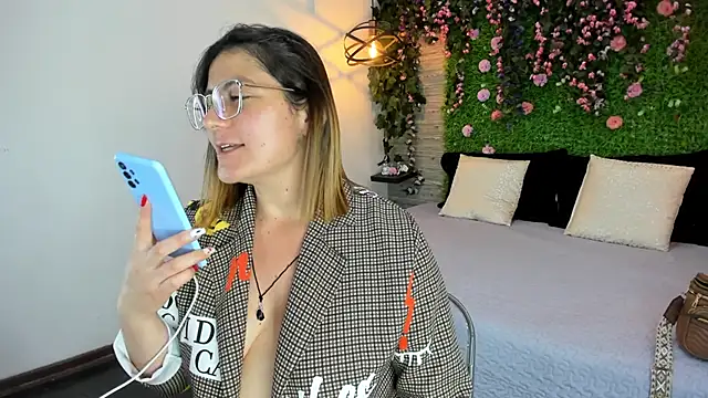 SarahDeyvis online show from November 21, 6:54 pm