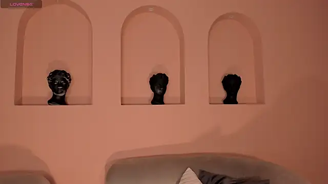 EveBensonX online show from April 21, 8:16 pm