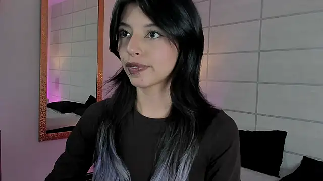 NanaRott online show from April 8, 8:55 pm