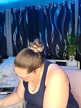 SexyNikki6969 online show from April 25, 1:41 pm