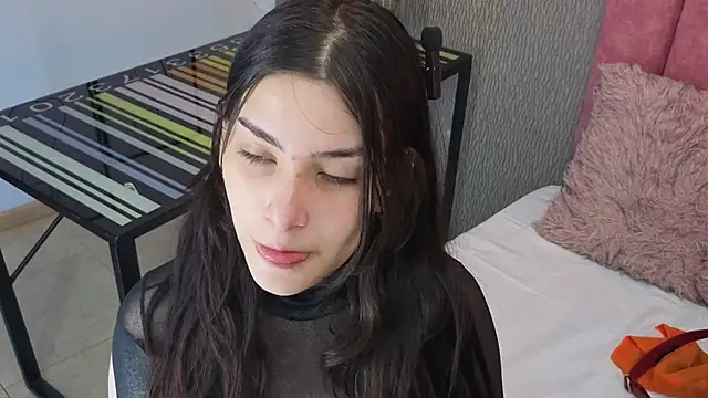 Alexa Thaylor  online show from April 22, 6:38 pm