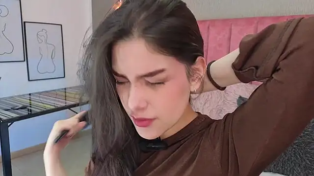 Alexa Thaylor  online show from April 20, 3:04 pm