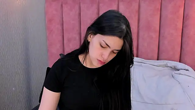 Alexa Thaylor  online show from November 6, 3:18 pm