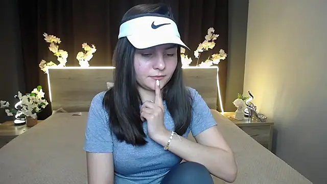 JasmineAsha online show from April 18, 7:51 pm