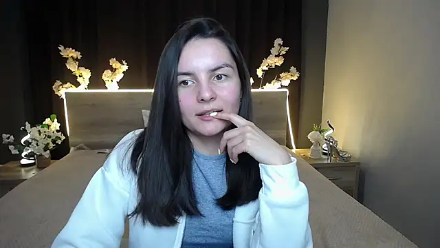 JasmineAsha online show from April 18, 8:42 pm