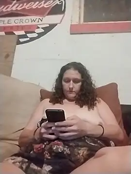 Snapshot of MissMagicMushroom chatting on October 4, 6:19 am MissMagicMushroom online show from October 4, 6:19 am