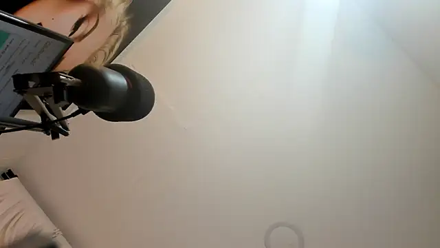 sarita loven online show from April 23, 4:42 am