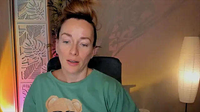 RebeccaMartinez online show from February 15, 7:11 am