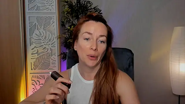 RebeccaMartinez online show from March 31, 10:59 am