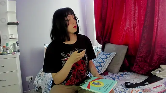 Snapshot of Room312_ chatting on October 13, 5:26 pm Room312 online show from October 13, 5:26 pm