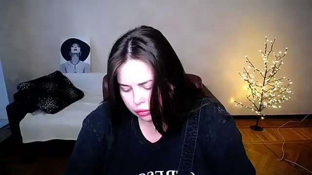 Emily Mo online show from June 23, 5:49 am