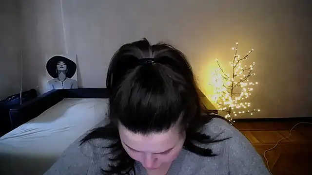 Emily Mo online show from April 25, 6:27 am