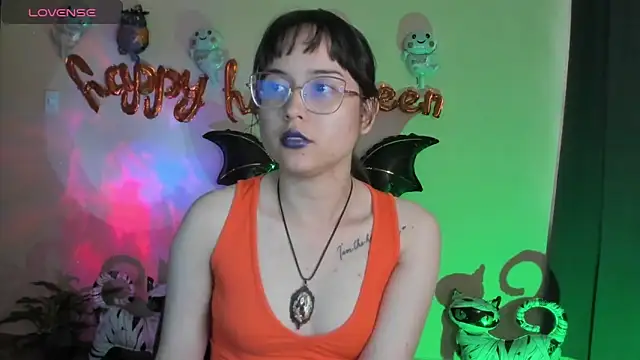Snapshot of shantalc3rezo chatting on October 17, 8:01 pm shantalc3rezo online show from October 17, 8:01 pm