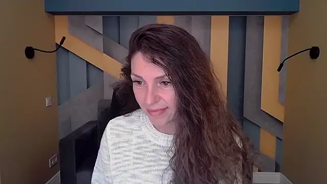 Snapshot of EllaLong chatting on September 27, 11:28 am EllaLong online show from September 27, 11:28 am