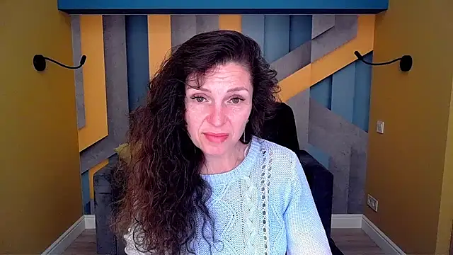 EllaLong online show from April 24, 11:35 am