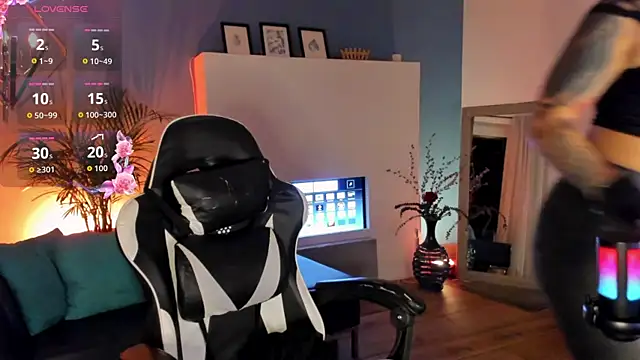 Megan inked online show from April 28, 3:10 am