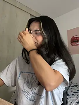 Cat2525 online show from April 5, 9:03 pm