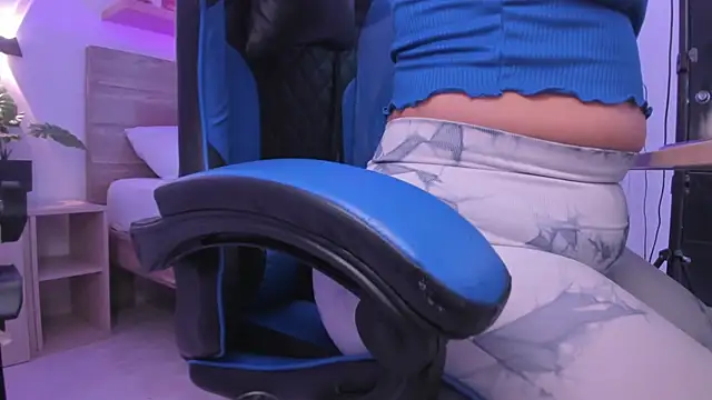 izaro22 online show from November 15, 12:28 pm