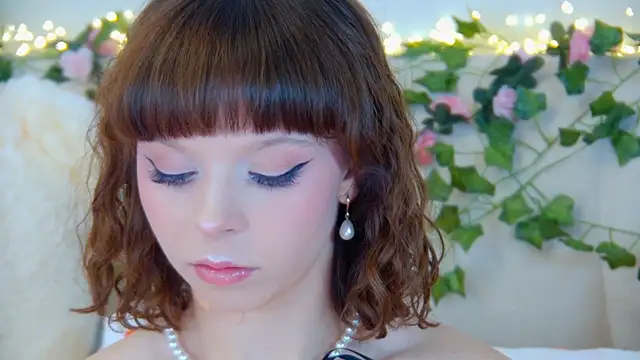 ElisabethDavis online show from April 22, 4:15 pm