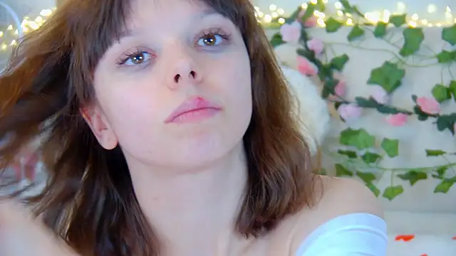 ElisabethDavis online show from April 24, 4:43 pm