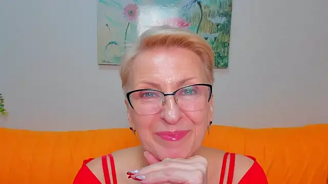 iamyourdream89 online show from April 23, 1:24 pm