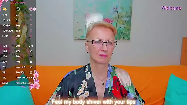 iamyourdream89 online show from June 10, 8:57 am
