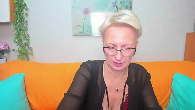 iamyourdream89 online show from October 1, 1:27 pm