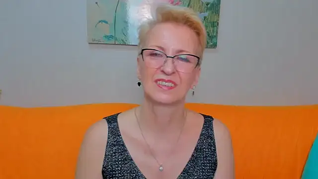 iamyourdream89 online show from March 26, 5:36 pm