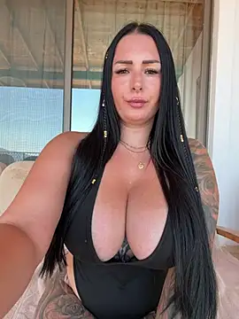Mia-Bremer online show from June 12, 11:40 am