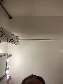 Sarahkhaalifa online show from April 24, 9:06 pm