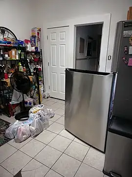 kimmiakiss22 online show from April 25, 12:35 am