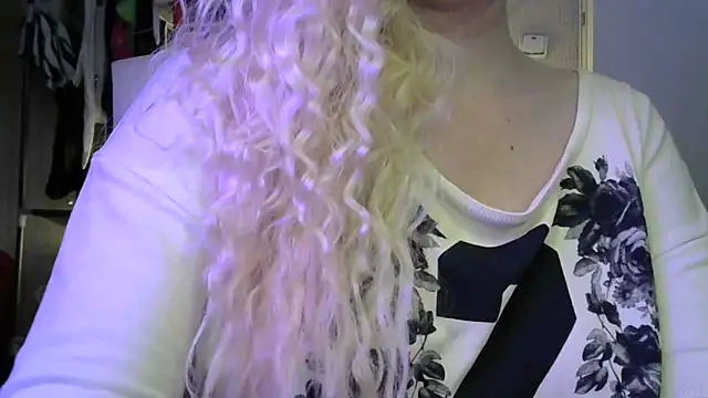 JLA kiss online show from April 5, 3:00 pm