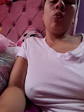 selena gomez2 online show from November 5, 1:38 pm