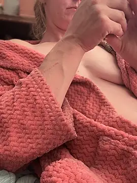 GoldenFlameGoddess online show from June 10, 2:49 pm