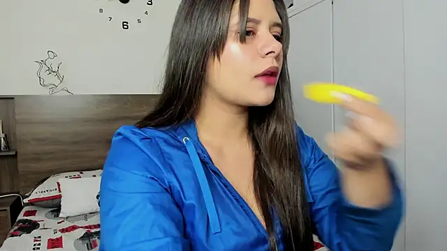 emily adams01 online show from April 14, 10:21 pm