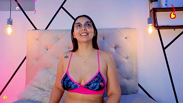 violetasimonz online show from February 11, 10:55 pm