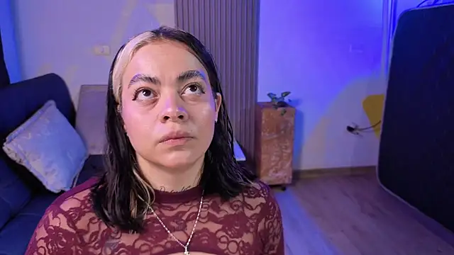 Cuttiealice online show from January 8, 11:36 am