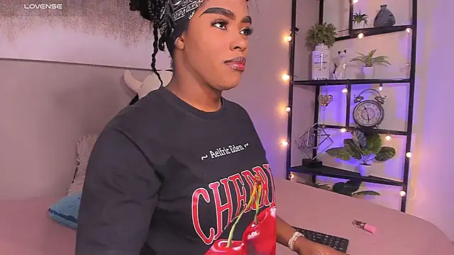 peachbrii online show from February 25, 1:09 pm