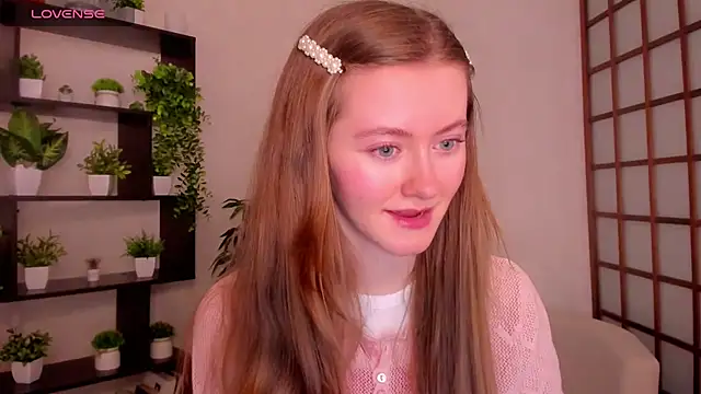 KateCuddle online show from November 19, 2:22 am