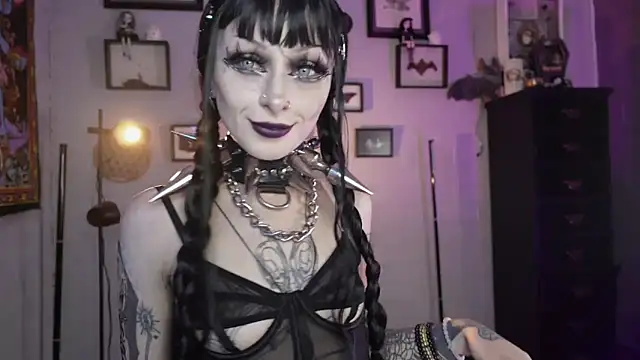 insania 9999  online show from April 15, 7:58 pm