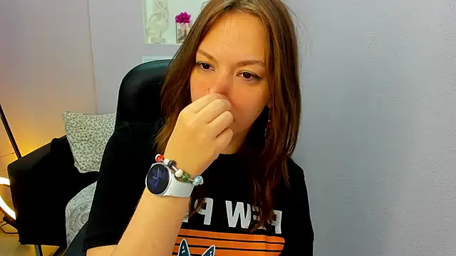 Persephoni online show from April 27, 3:20 pm