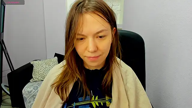 Persephoni online show from April 25, 10:40 am