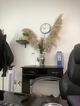 LiaVillalobos online show from April 27, 1:52 pm